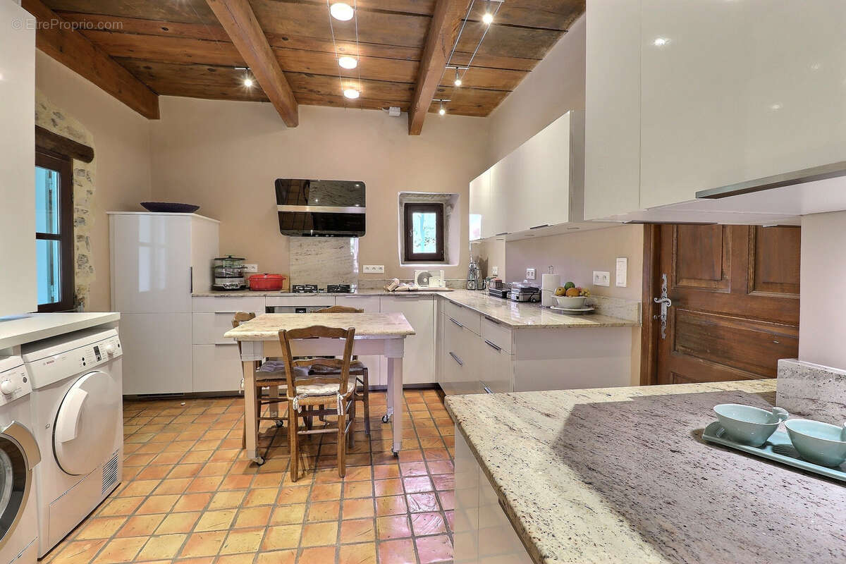 Maison à SAINT-QUENTIN-LA-POTERIE