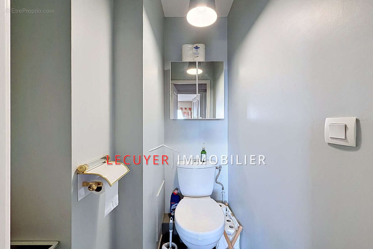 Appartement à VALLAURIS