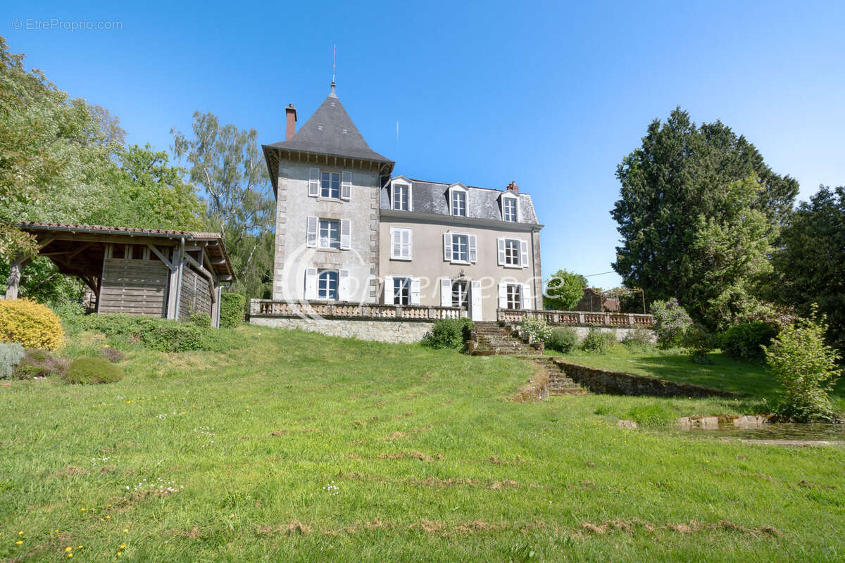 Maison à SAINT-BONNET-BRIANCE