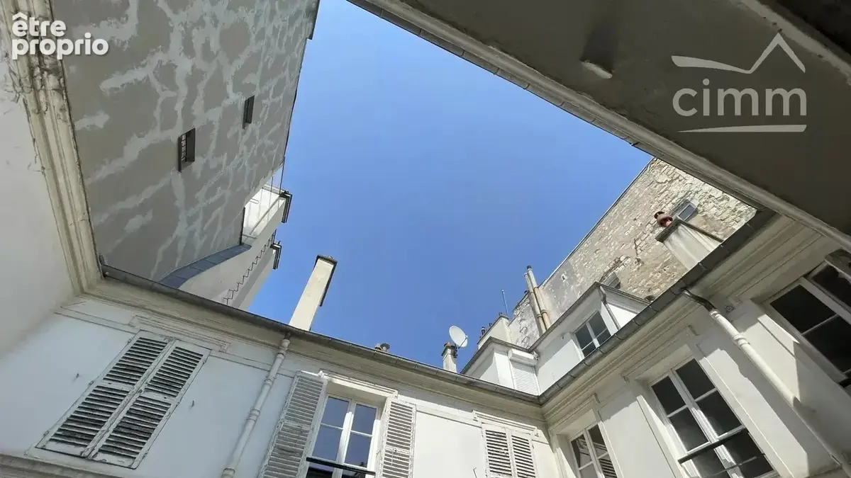 Rare :  Paris 10ème - Plateau entier post-haussmannien de 100 m² traversant à rénover - photo 15