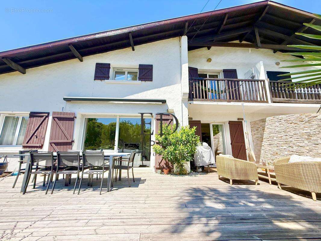 Maison 204 m² à Arcangues  - photo 7