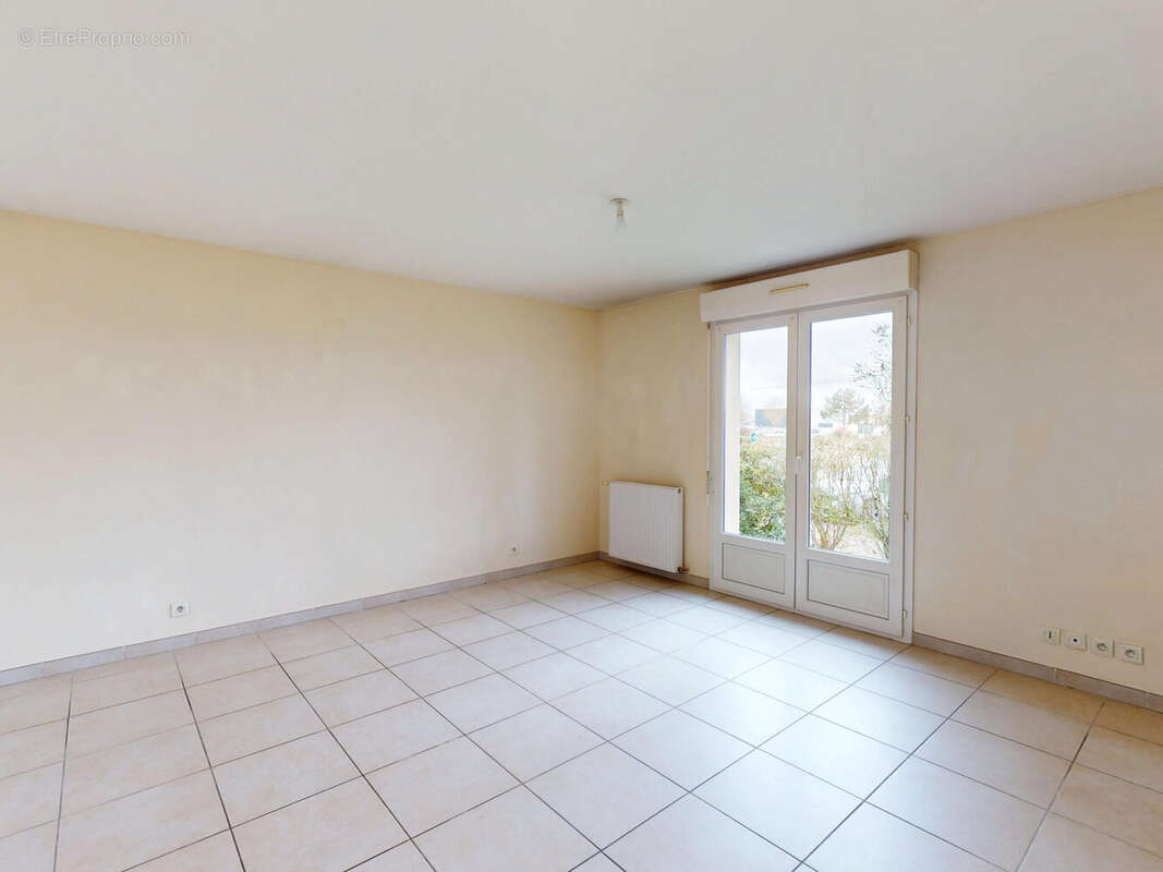 PIECE DE VIE 31M2 - Maison à ROSIERES-PRES-TROYES