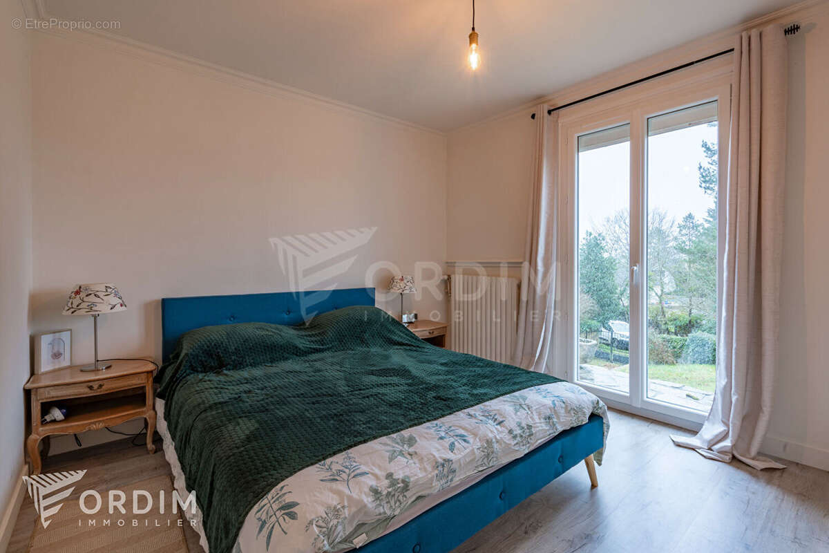 Maison à SAINT-SAUVEUR-EN-PUISAYE