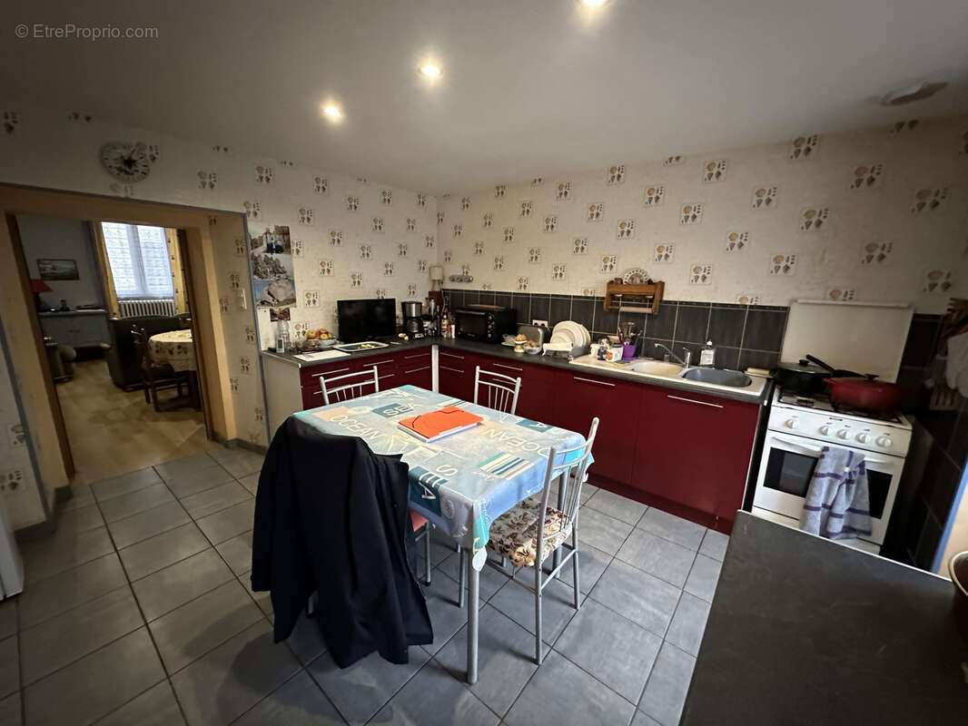 Autre à BAUD