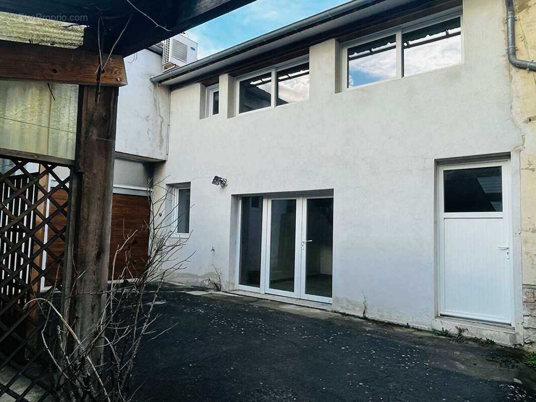 Appartement à MONTCEAU-LES-MINES