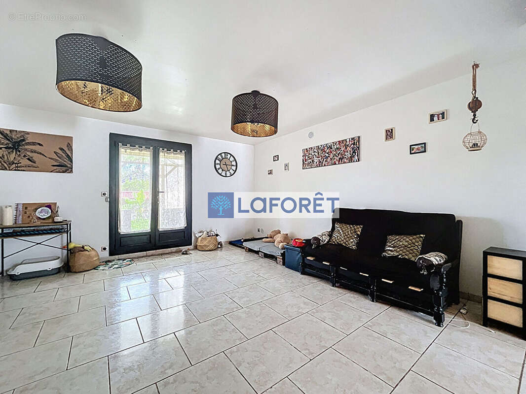 Maison à CHAMOUILLEY