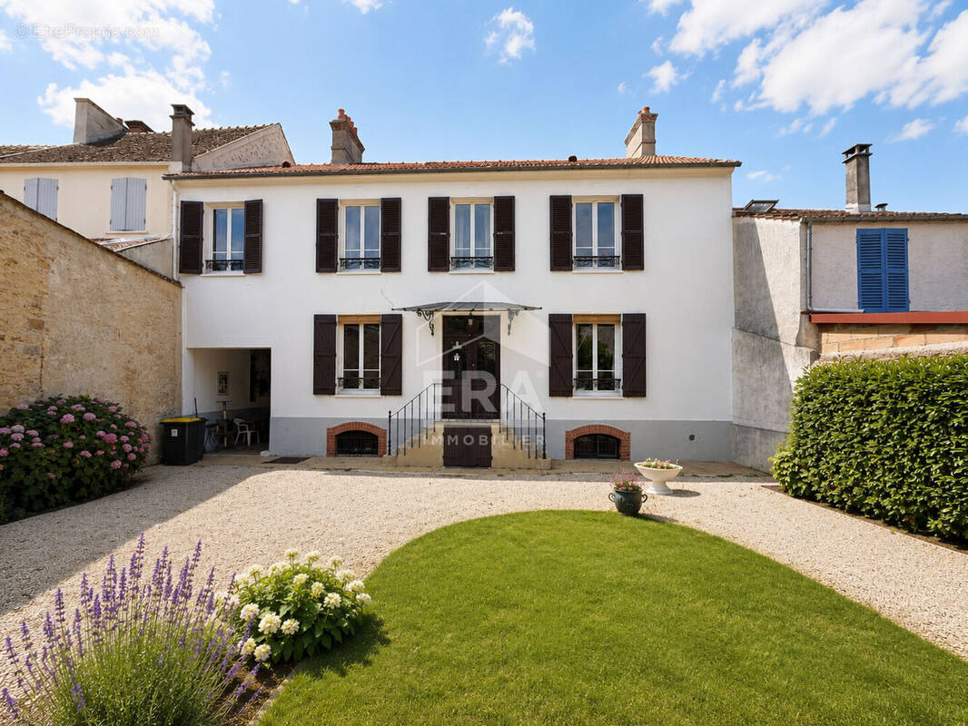 Maison à CHAMPEAUX