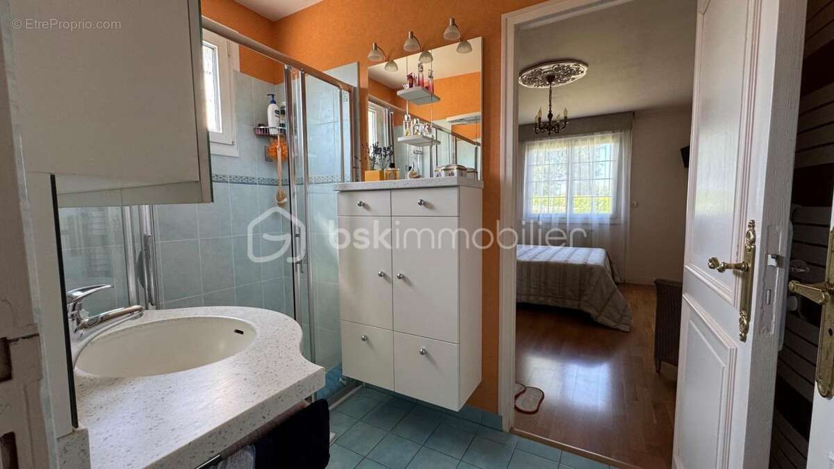 Maison à CHARTRES-DE-BRETAGNE