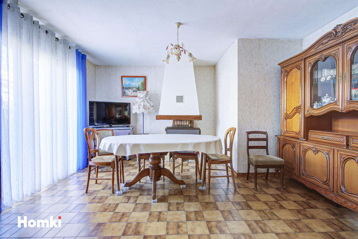 Maison à SAINT-ESTEVE