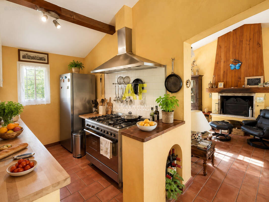 Maison provençale de plain-pied 3P avec vue mer   Domaine privé avec piscine, tennis et accès mer à pied - photo 5