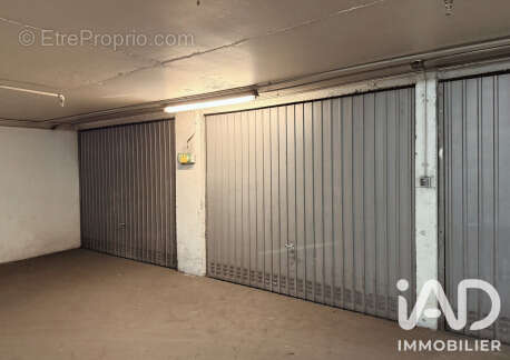 Photo 3 - Parking à PARIS-10E