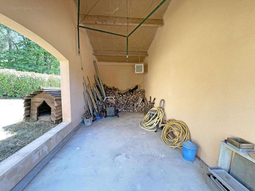 Maison à SAINT-PAUL-DE-SERRE