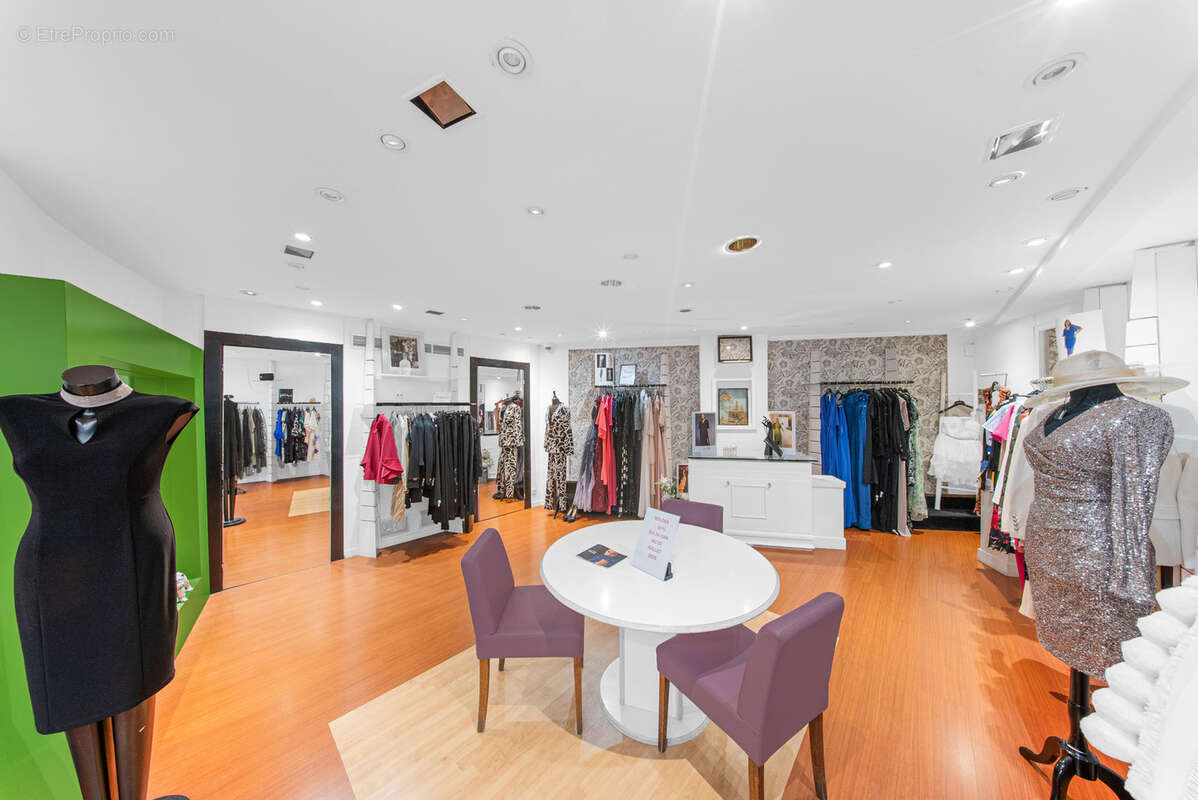Fonds de commerce prêt-à-porter   2 boutiques   hypercentre - photo 3