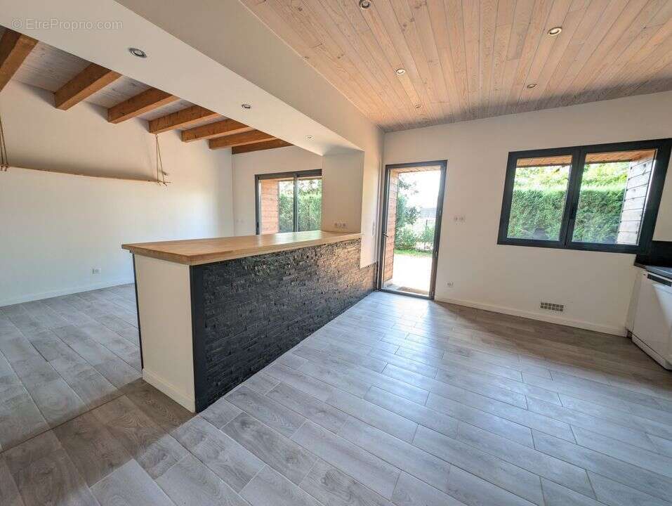 Maison à DRUMETTAZ-CLARAFOND