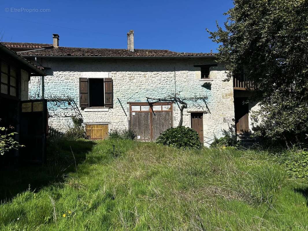Deux maisons dans un village paisible - photo 17