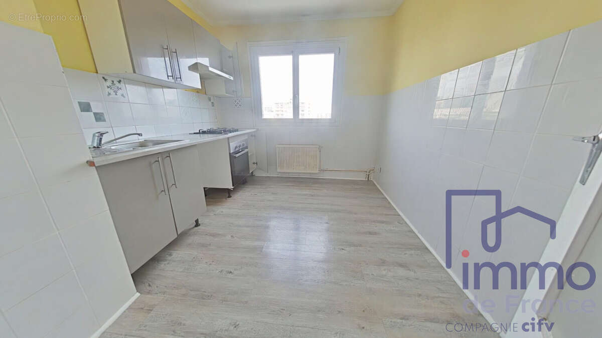 Appartement à SAINT-ETIENNE