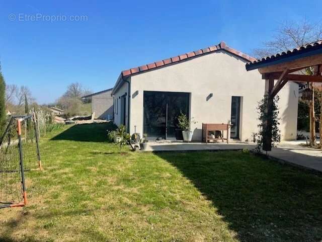 Maison à BEAUMONT-SUR-LEZE