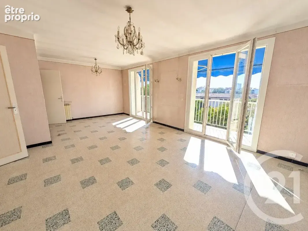 Appartement 5 pièces 83 m² à vendre à Toulon (83200) - photo 3