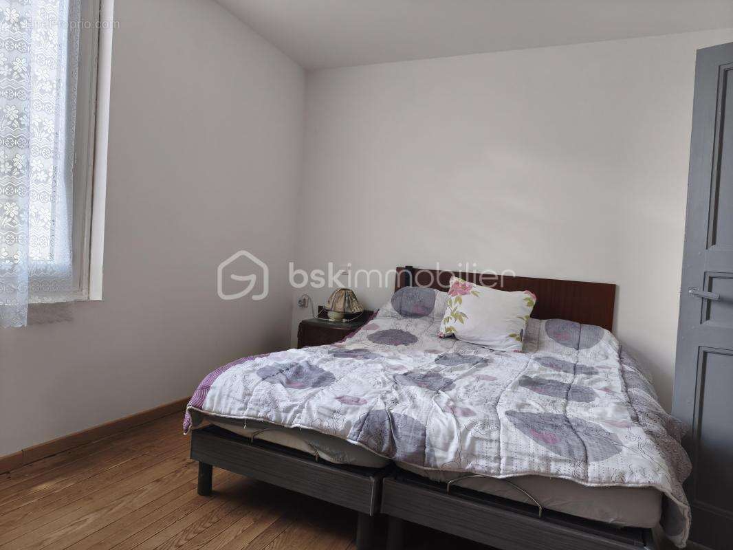 Maison trois chambres,  avec dépendances et terrain - photo 4