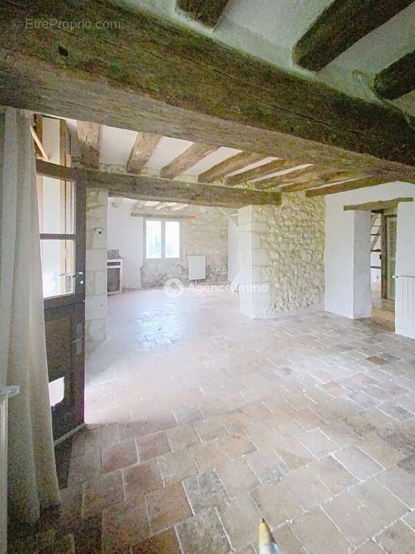 Maison à MARCILLY-SUR-MAULNE