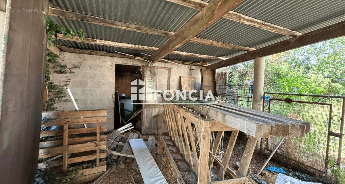 Auterive - maison a renover avec grand terrain - photo 10