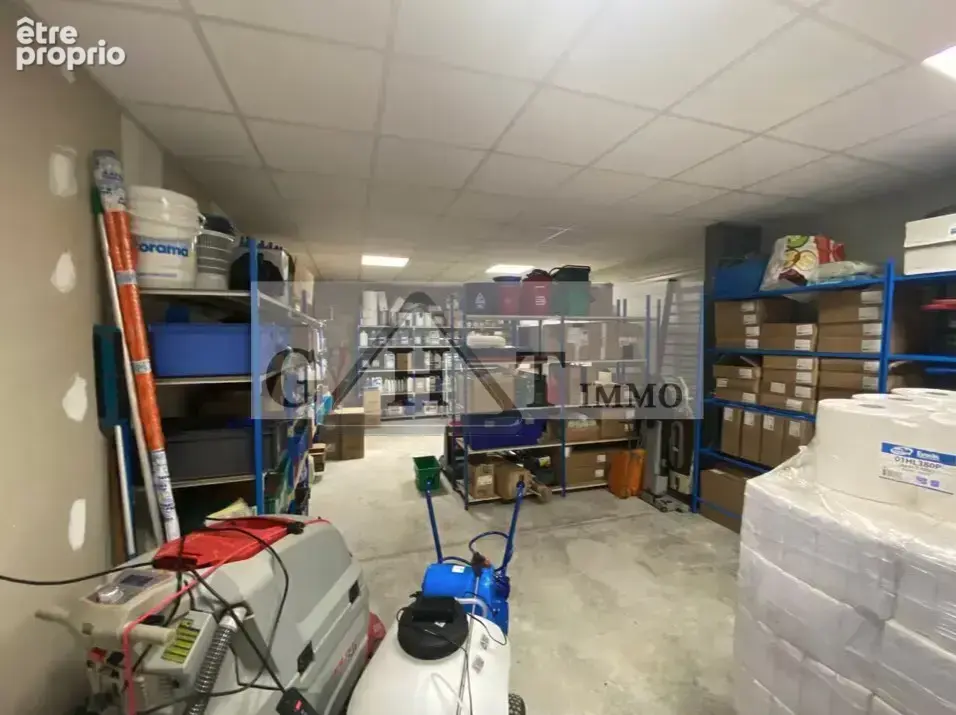 Local d'activités 1865m2 à Vendre Montreuil - photo 4