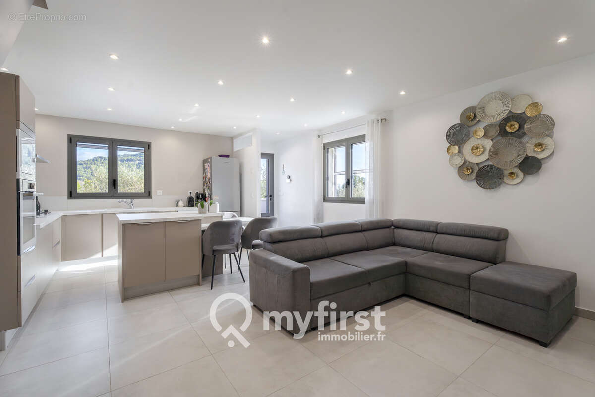 Maison à LA VALETTE-DU-VAR