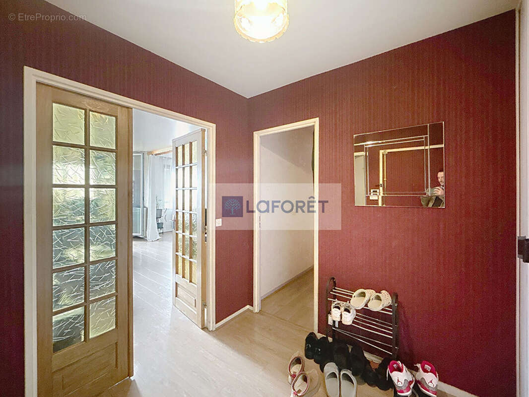 Appartement à SARTROUVILLE