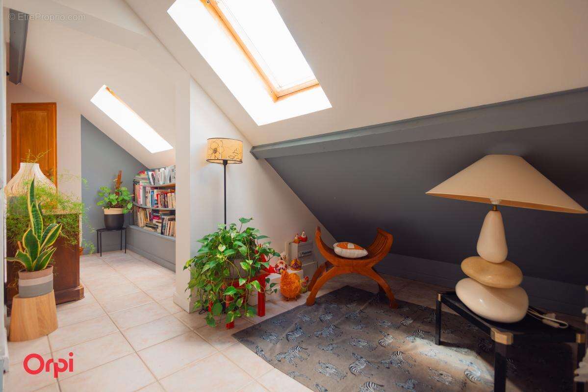 Maison à BESSENAY
