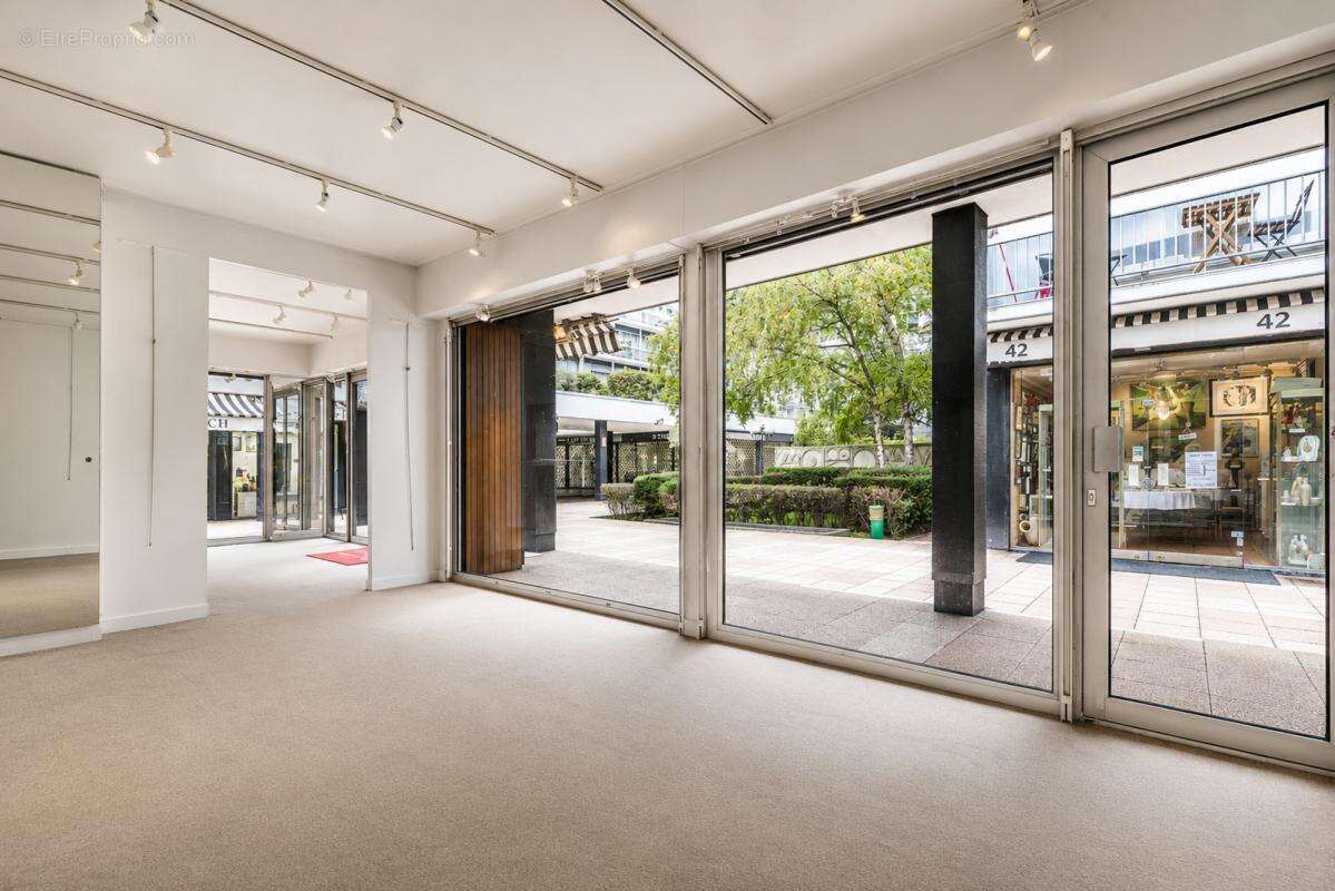 Commerce 38 m² à Paris-15e  - photo 3