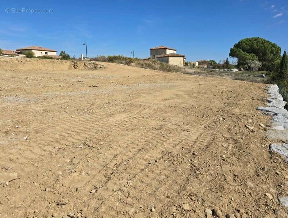 Terrain à CARCASSONNE