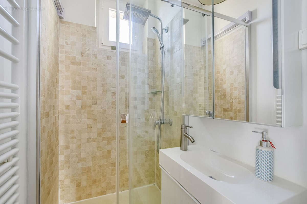 Appartement à PARIS-19E