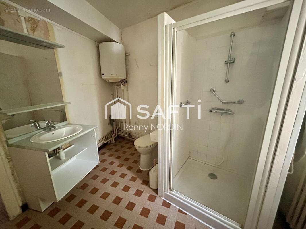 Maison 140 m² à Castillon-La-Bataille  - photo 7