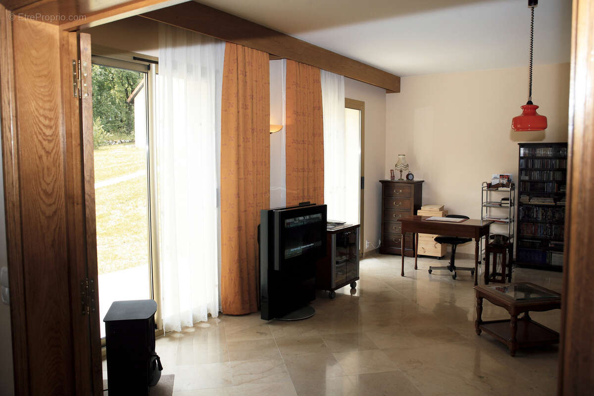 Maison à MONTGESTY