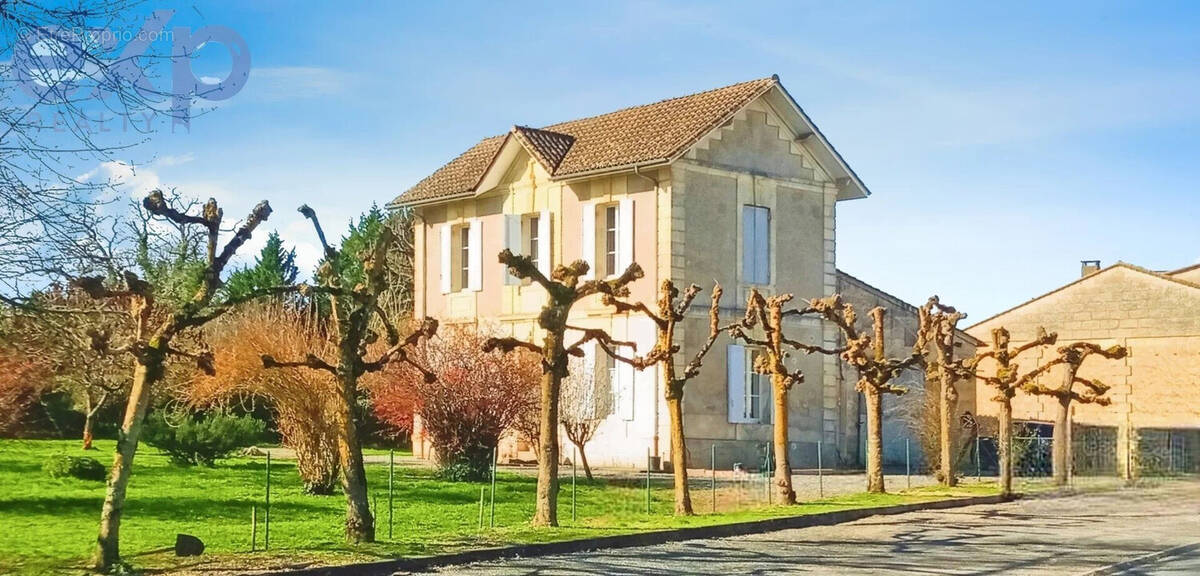 Maison à SAINT-EMILION
