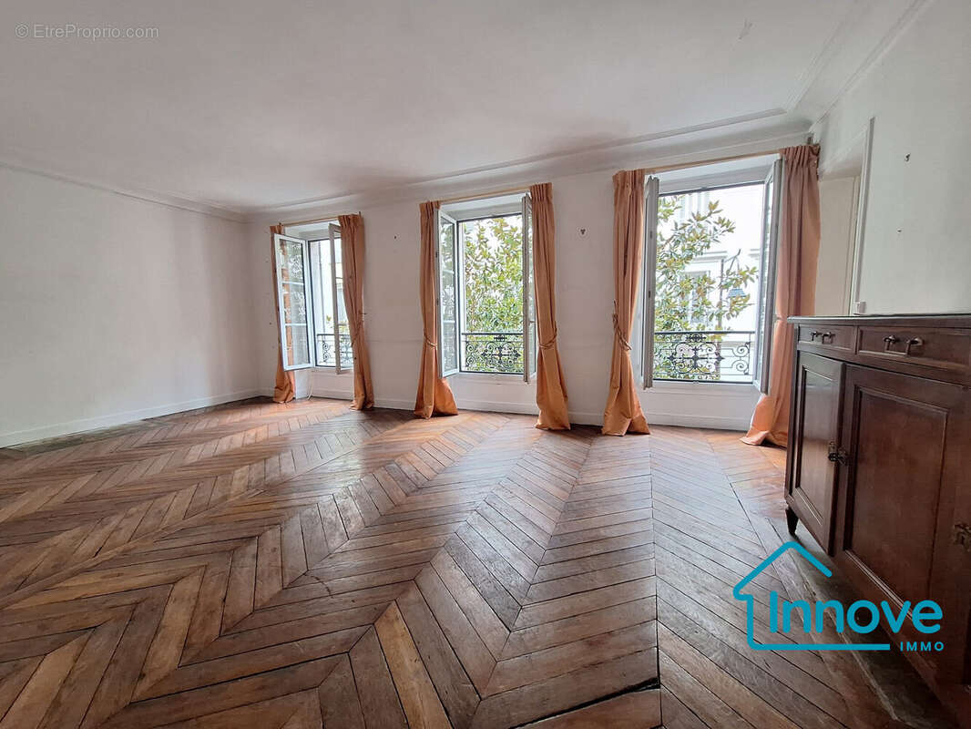 Appartement à NEUILLY-SUR-SEINE