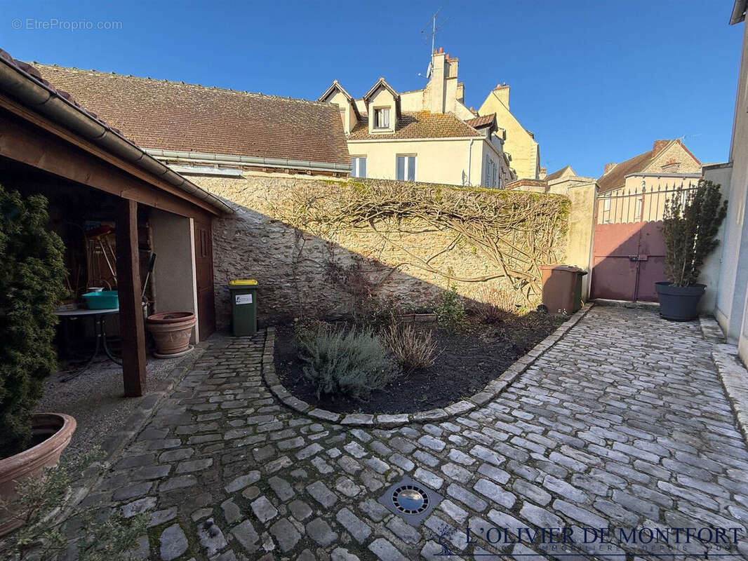 Maison à MONTFORT-L'AMAURY