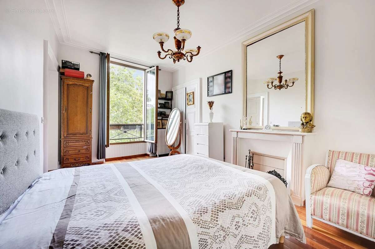 Appartement à PARIS-11E