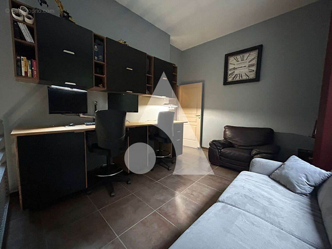 Maison à CRECY-LA-CHAPELLE