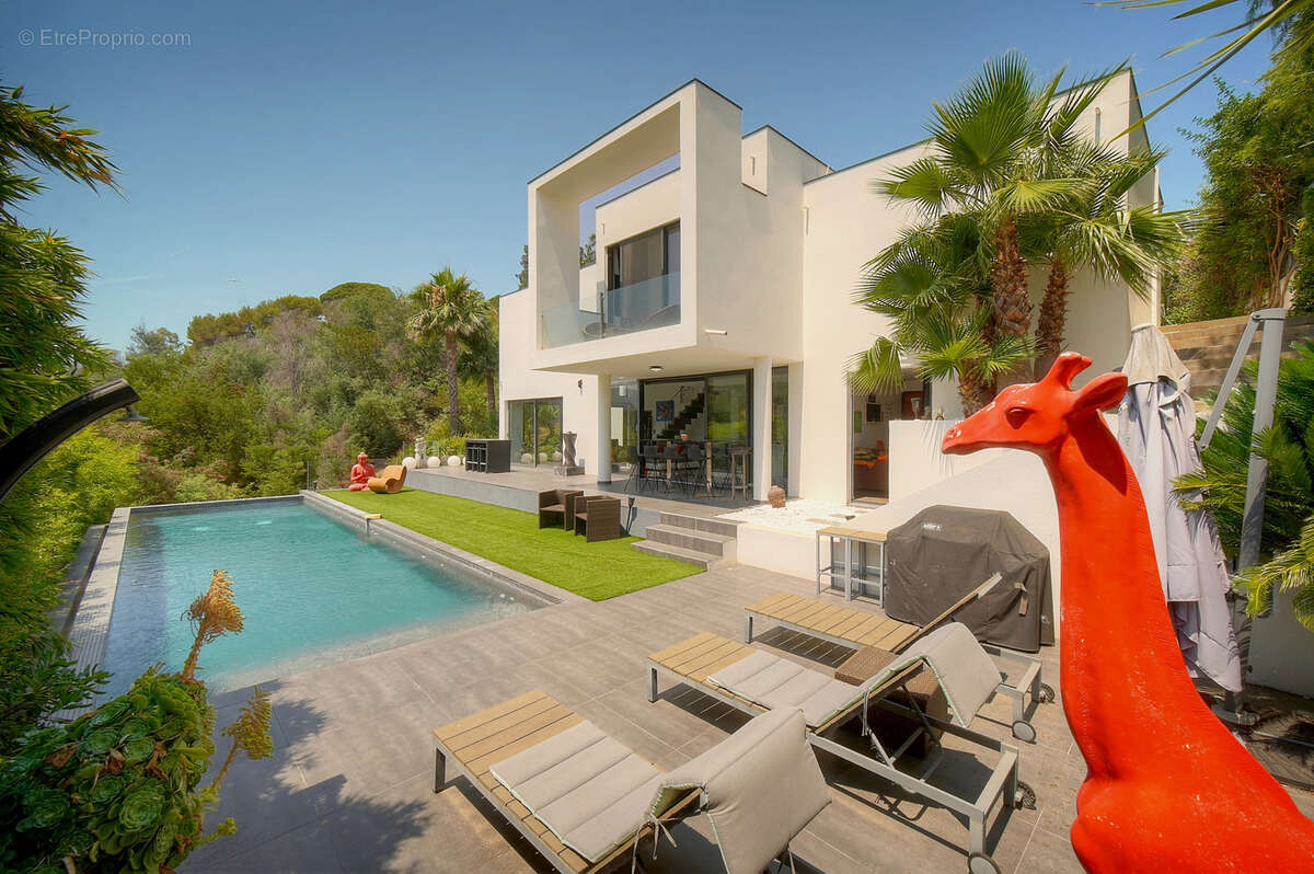 Élégante Villa contemporaine 200 m2 au cœur d'un environnement privilégié - photo 2
