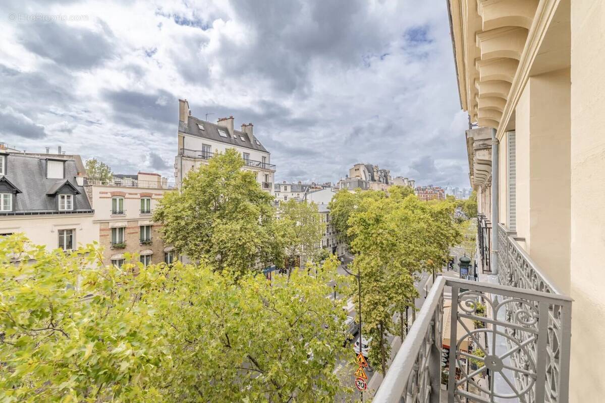 Appartement à PARIS-17E