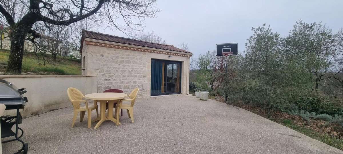 Maison à SAINT-PAUL-DE-LOUBRESSAC