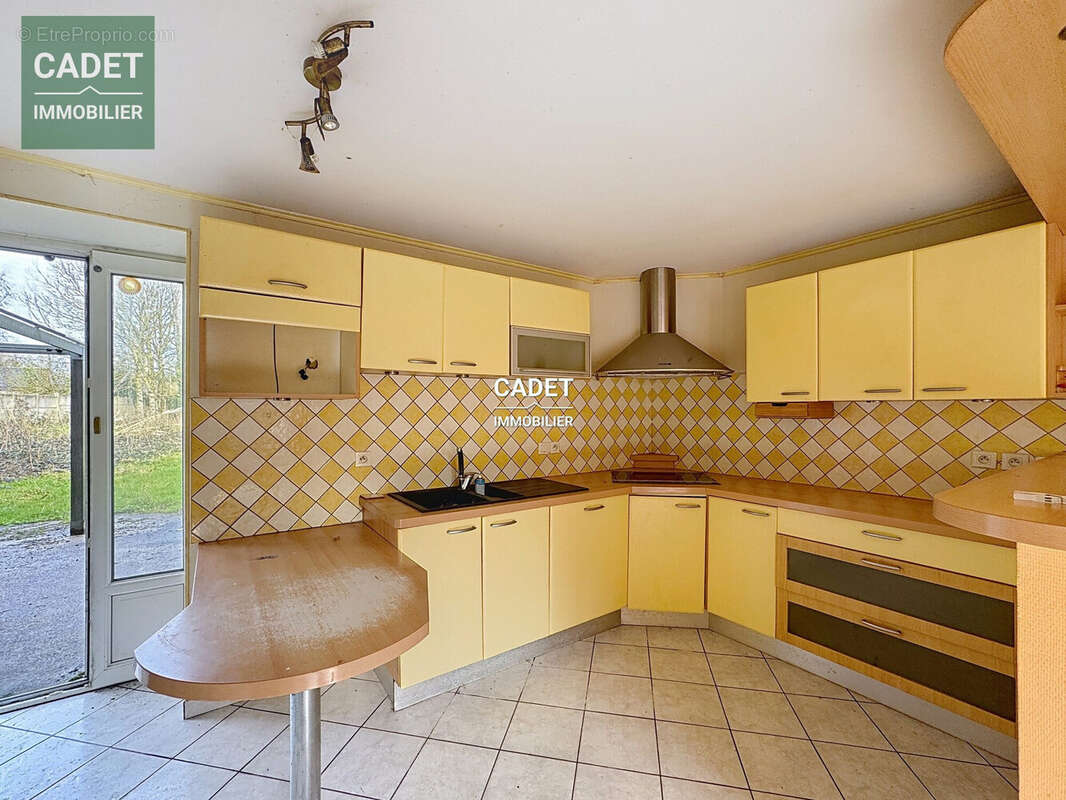 Maison à SAINT-SAUVEUR-LA-POMMERAYE