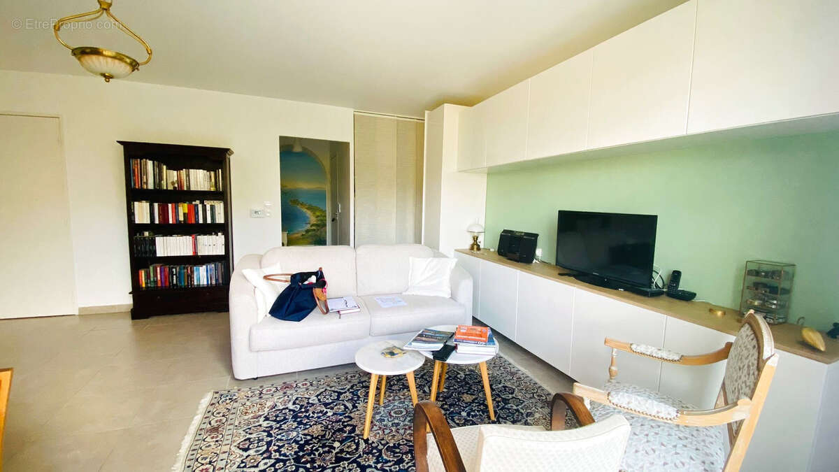 Appartement à SIX-FOURS-LES-PLAGES