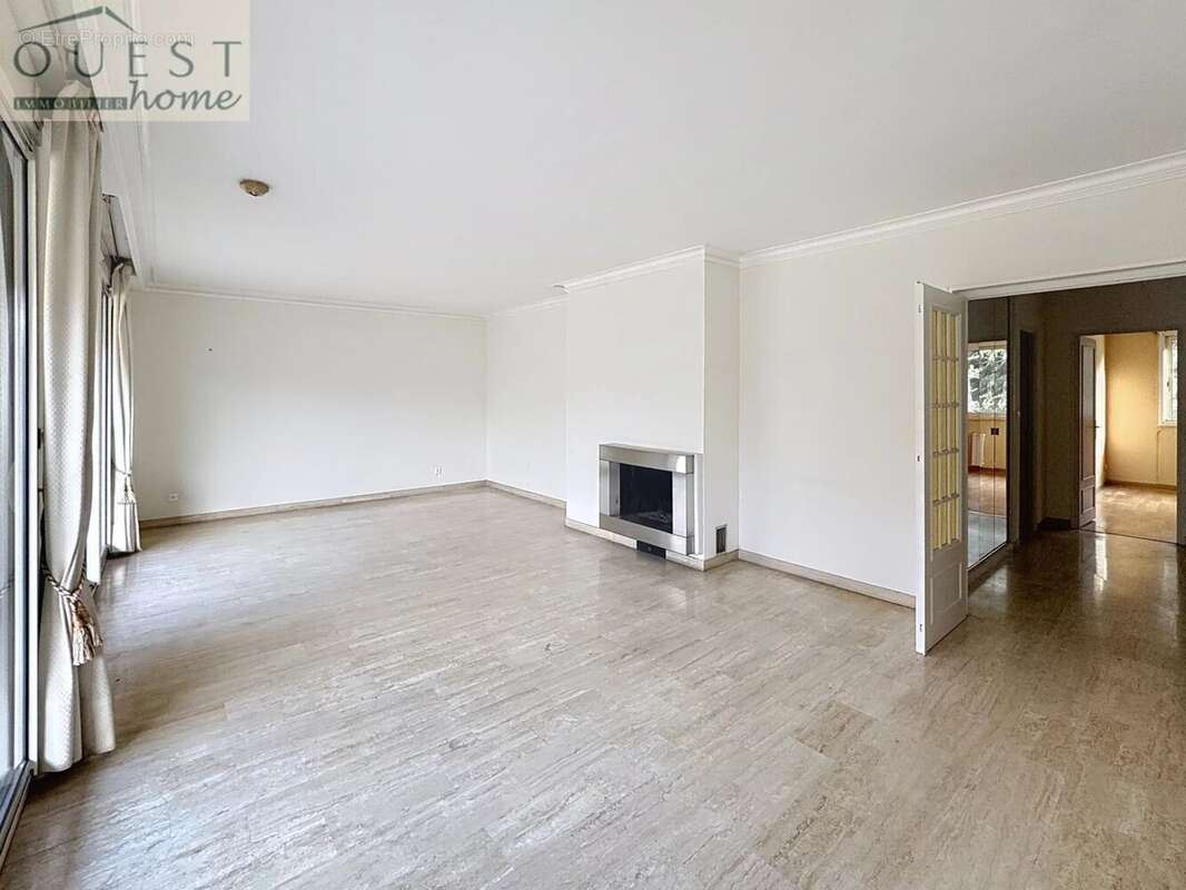 Appartement à CHARBONNIERES-LES-BAINS