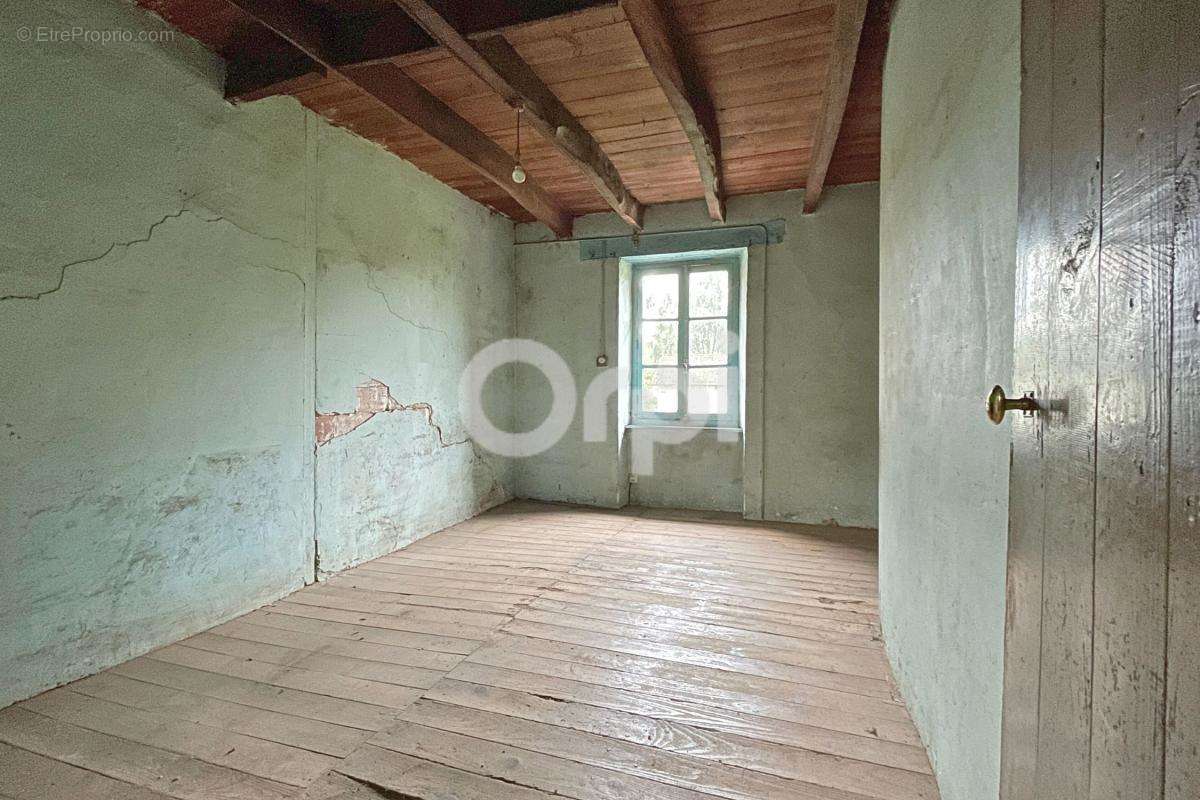 Maison à SAINT-MARTIN-TERRESSUS