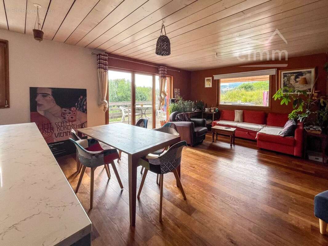 Maison à LA TERRASSE