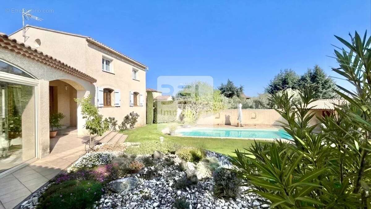 Maison à PONT-SAINT-ESPRIT