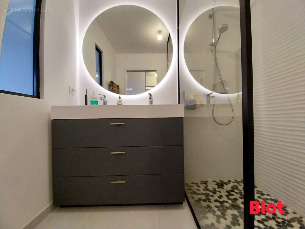 Maison à LA VILLE-ES-NONAIS