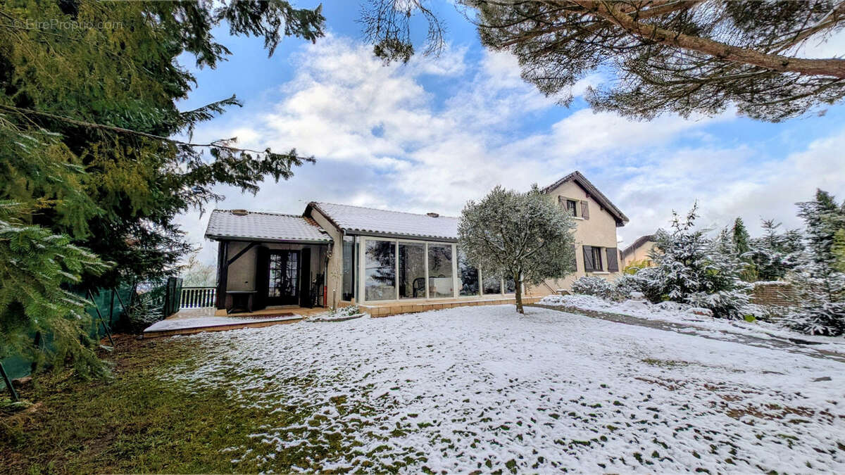 Maison à SAINT-ROMAIN-LA-MOTTE